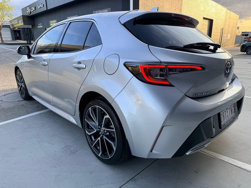 2021 Toyota Corolla ZR Hybrid Auto Photo 3