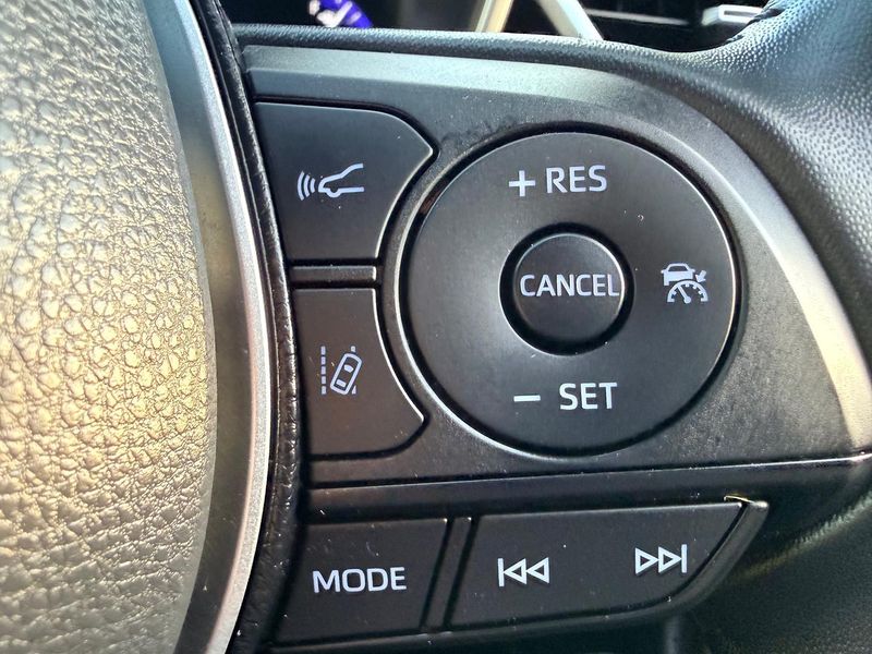 2021 Toyota Corolla ZR Hybrid Auto Photo 12