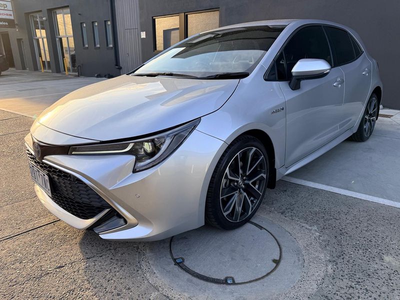 2021 Toyota Corolla ZR Hybrid Auto Photo 2