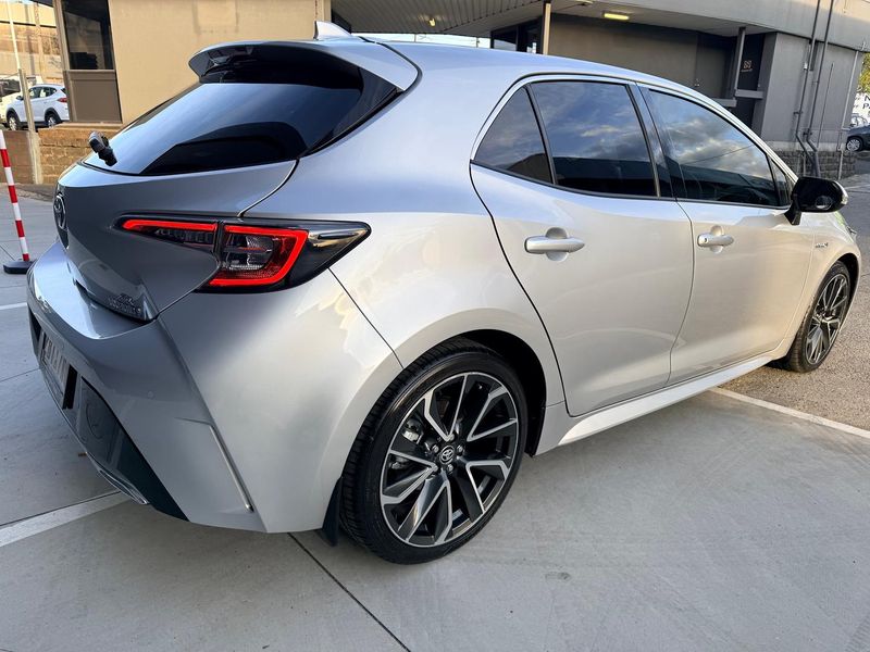 2021 Toyota Corolla ZR Hybrid Auto Photo 4