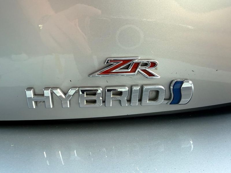 2021 Toyota Corolla ZR Hybrid Auto Photo 5