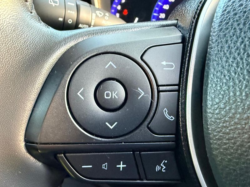 2021 Toyota Corolla ZR Hybrid Auto Photo 11