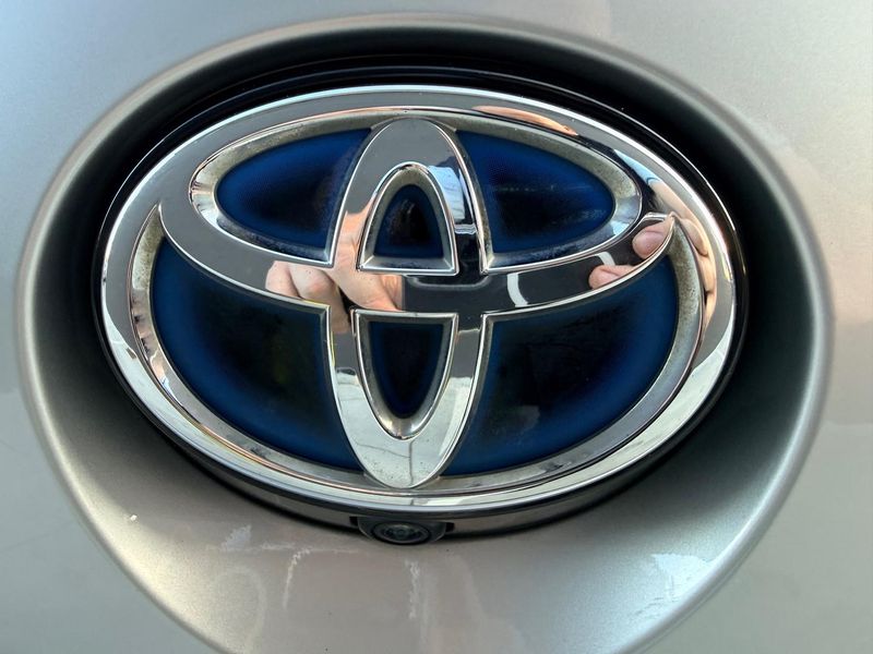 2021 Toyota Corolla ZR Hybrid Auto Photo 6